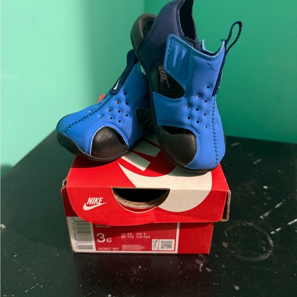 Nike Kids Black and Blue Sneakers